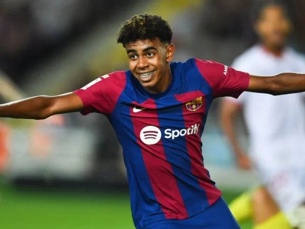 Lamine Yamal ovationné au Santiago-Bernabéu