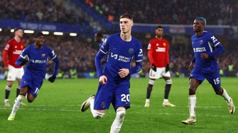 Un final époustouflant : Chelsea renverse Manchester United dans un match historique (4-3)