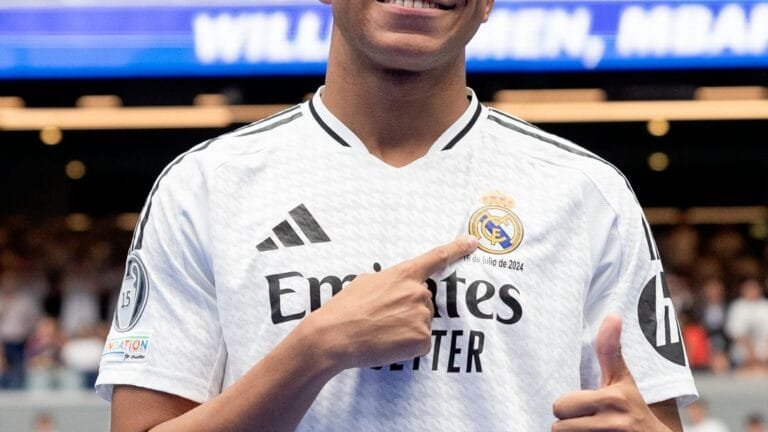 VERS SA DESTINÉE, KYLIAN REPREND LE N°9 DE KARIM