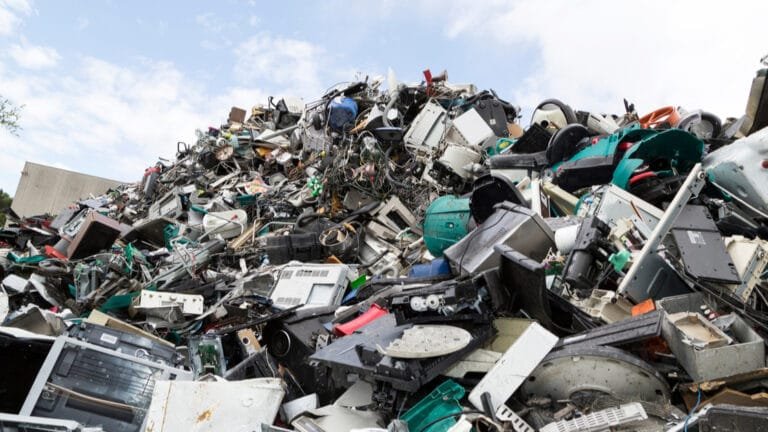 Afrique: Un Site pour Déchets Électroniques