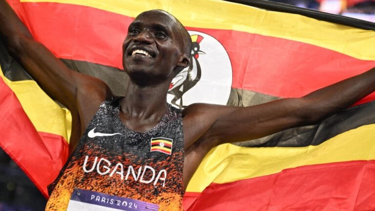 Cheptegei, roi du 10 000m triomphe à Paris