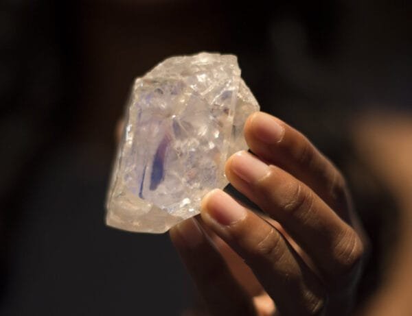 Diamant exploité d&rsquo;Afrique: Synthèse vs. Nature