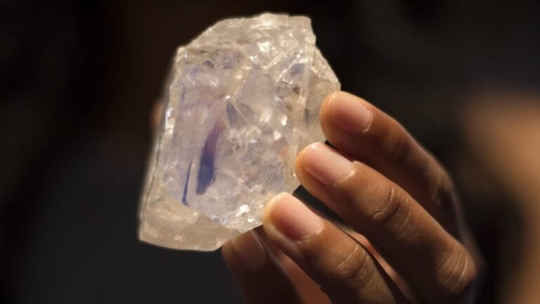 Diamant exploité d&rsquo;Afrique: Synthèse vs. Nature