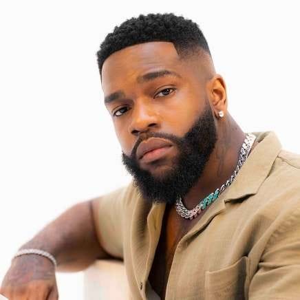 Tayc : Un show Love à réserver aux initiés